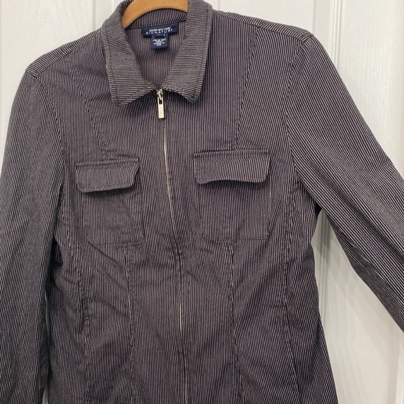 𝅺Jones New York Women’s Signature Fitted Pinstriped Jacket Medium - Picture 4 of 11